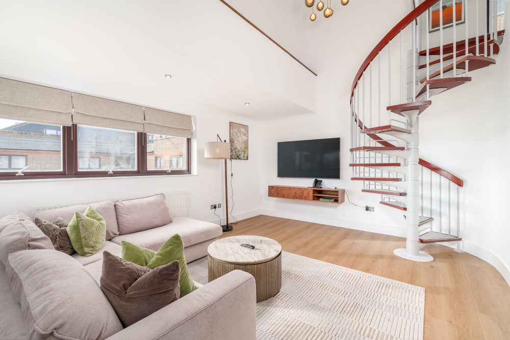 Luxury London serviced apartment with mezzanine level